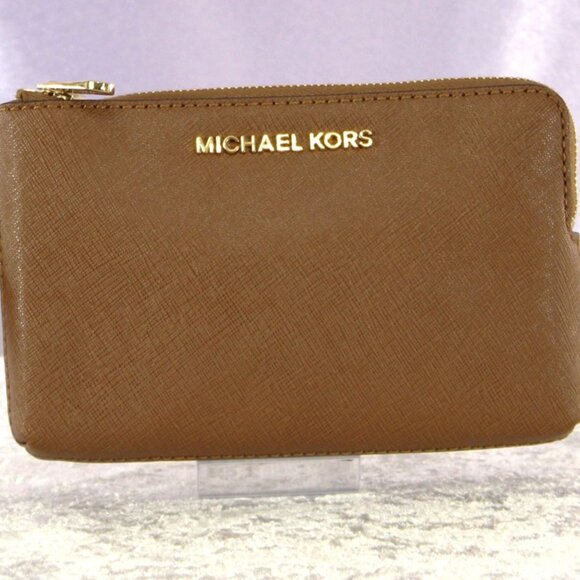 Michael Kors Jet Set Studded Tote + New Jet Set Travel Wristlet Luggage - Picture 8 of 16